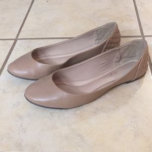Tan flats